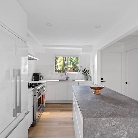 וונקובר Modern Kitsilano 2 Bedroom Home With A Hot Tub מראה חיצוני תמונה