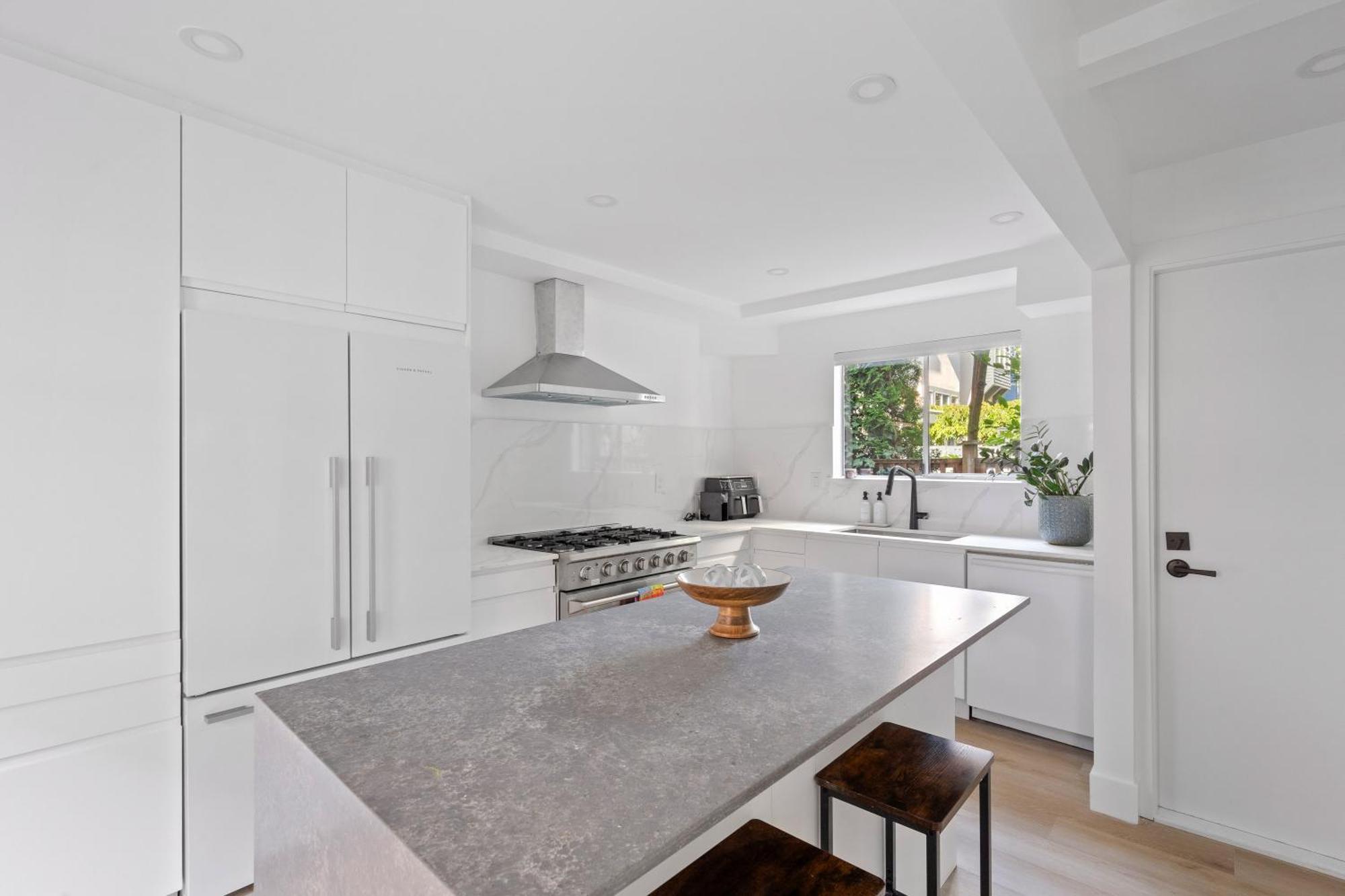 וונקובר Modern Kitsilano 2 Bedroom Home With A Hot Tub מראה חיצוני תמונה
